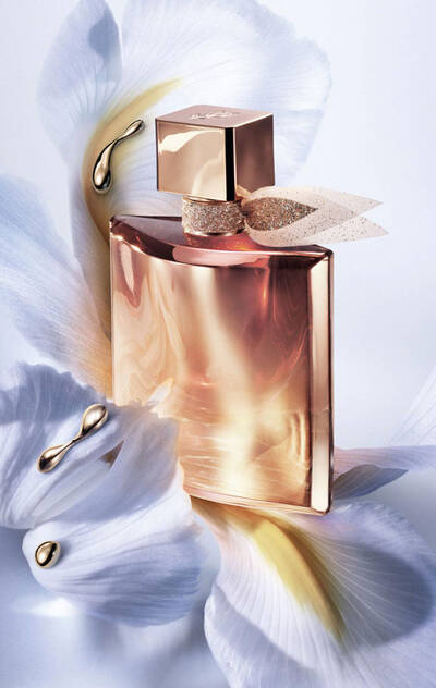 Discover LA VIE EST BELLE L'EXTRAIT ✓ Free Sample with every